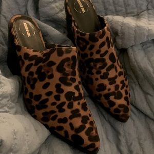 Leopard Mules - so fashion